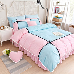 Cotton duvet cover set with pompoms
