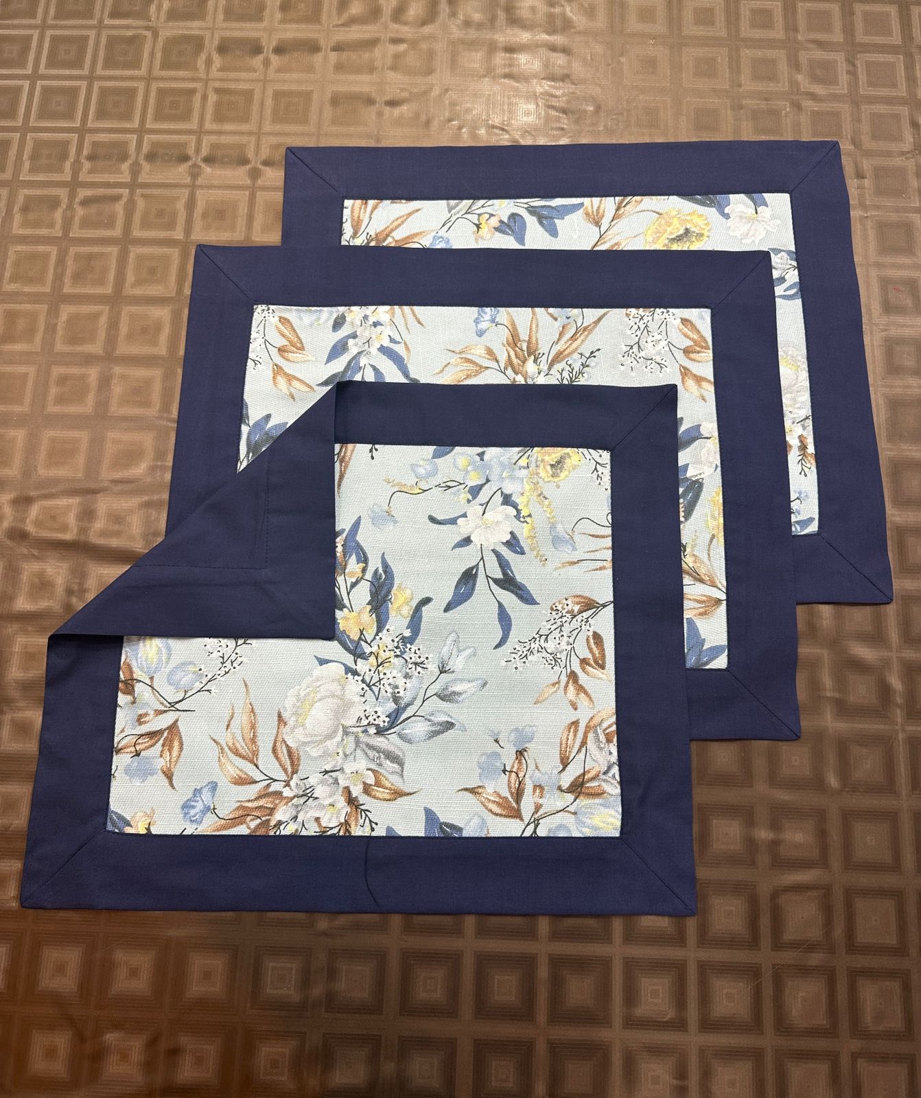 Roof Garden Printed Cotton Reversable Dinning Set - With Navy Border