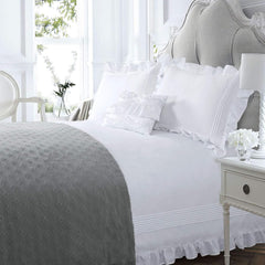 Luxury Satin 400 Tc Ruffle With Pleated Duvet Cover White