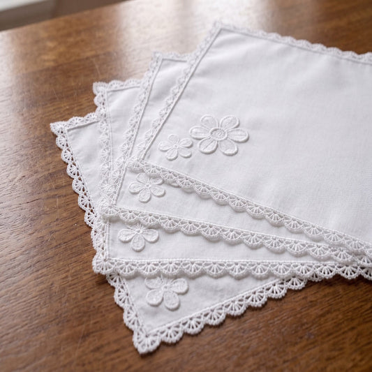 Luxury Cotton Dinning Set With Cute Lace - White