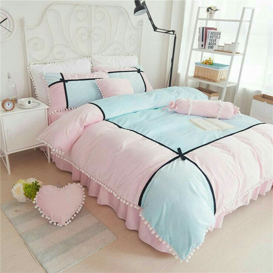 Cotton duvet cover set with pompoms