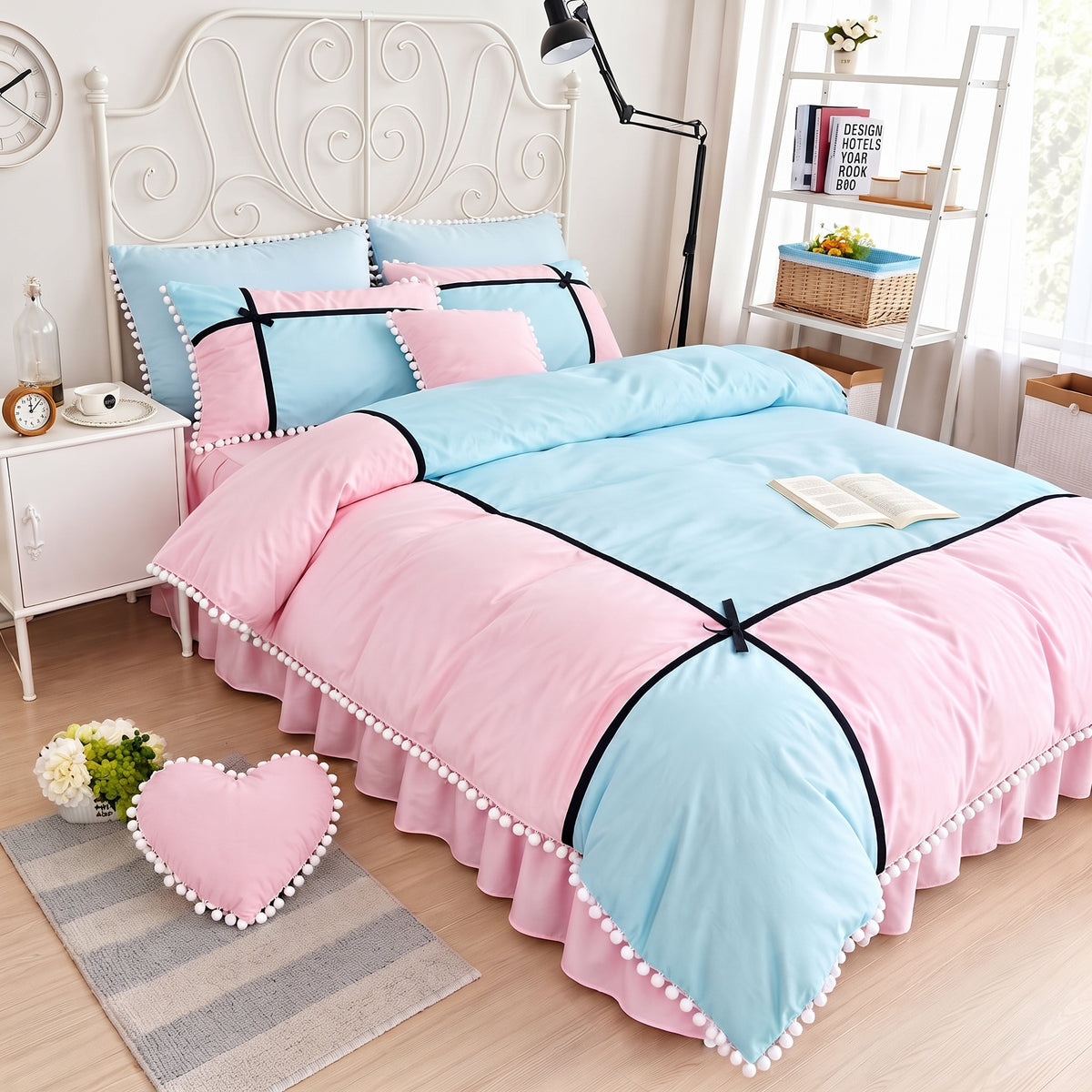 Cotton duvet cover set with pompoms