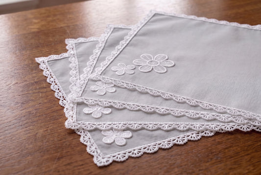 Luxury Cotton Dinning Set With Cute Lace - Silver