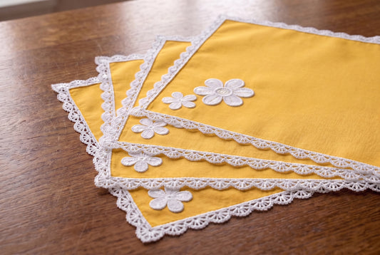 Luxury Cotton Dinning Set With Cute Lace - Yellow