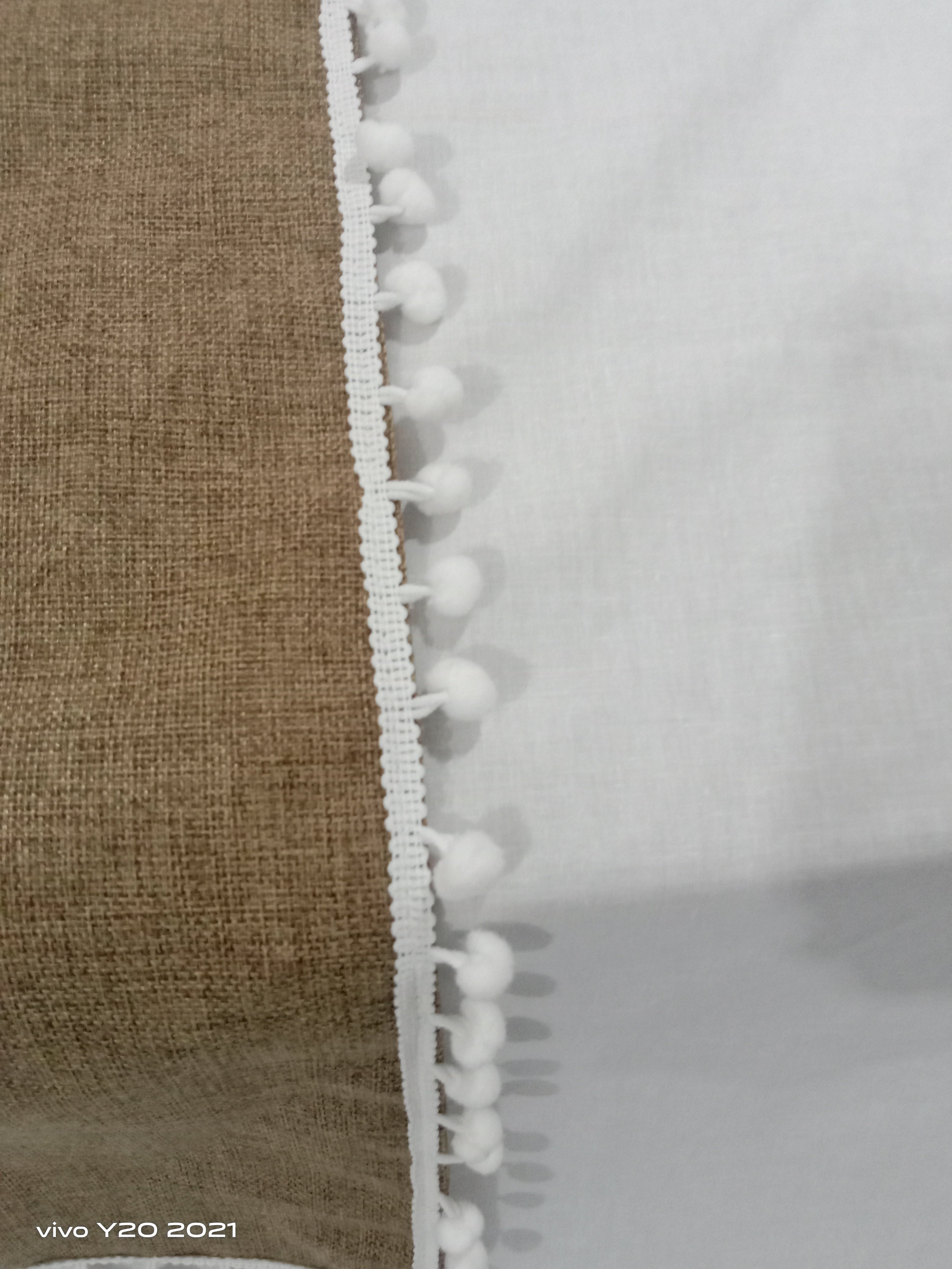 Jute Table Runner brown with pom pom